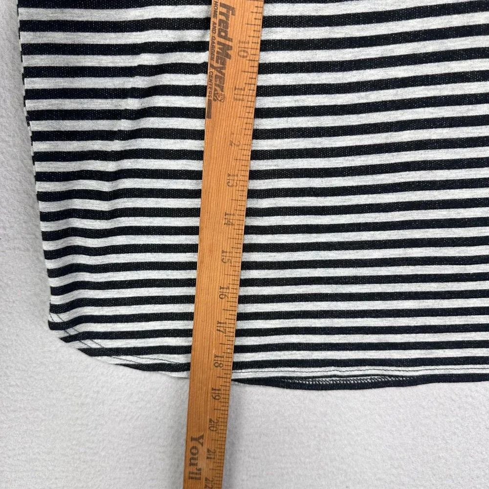 Reneec. Skirt Womens M Striped Black Gray Pull on Stretch Comfort Atheletic‎ USA